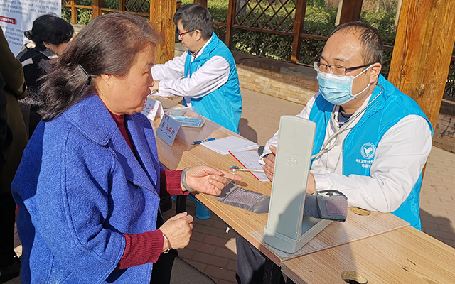 【学雷锋日】米乐在线,米乐在线（中国）举办“爱满京城，牵手智慧家医”志愿服务活动(图5)